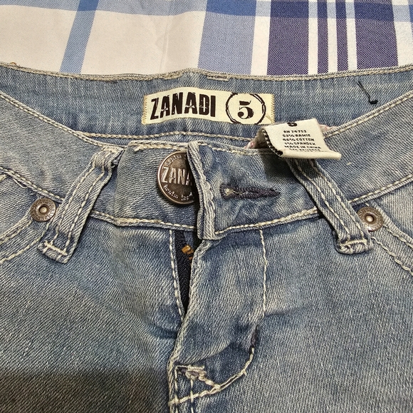 Zanadi Denim Short Size 5 - Picture 3 of 5